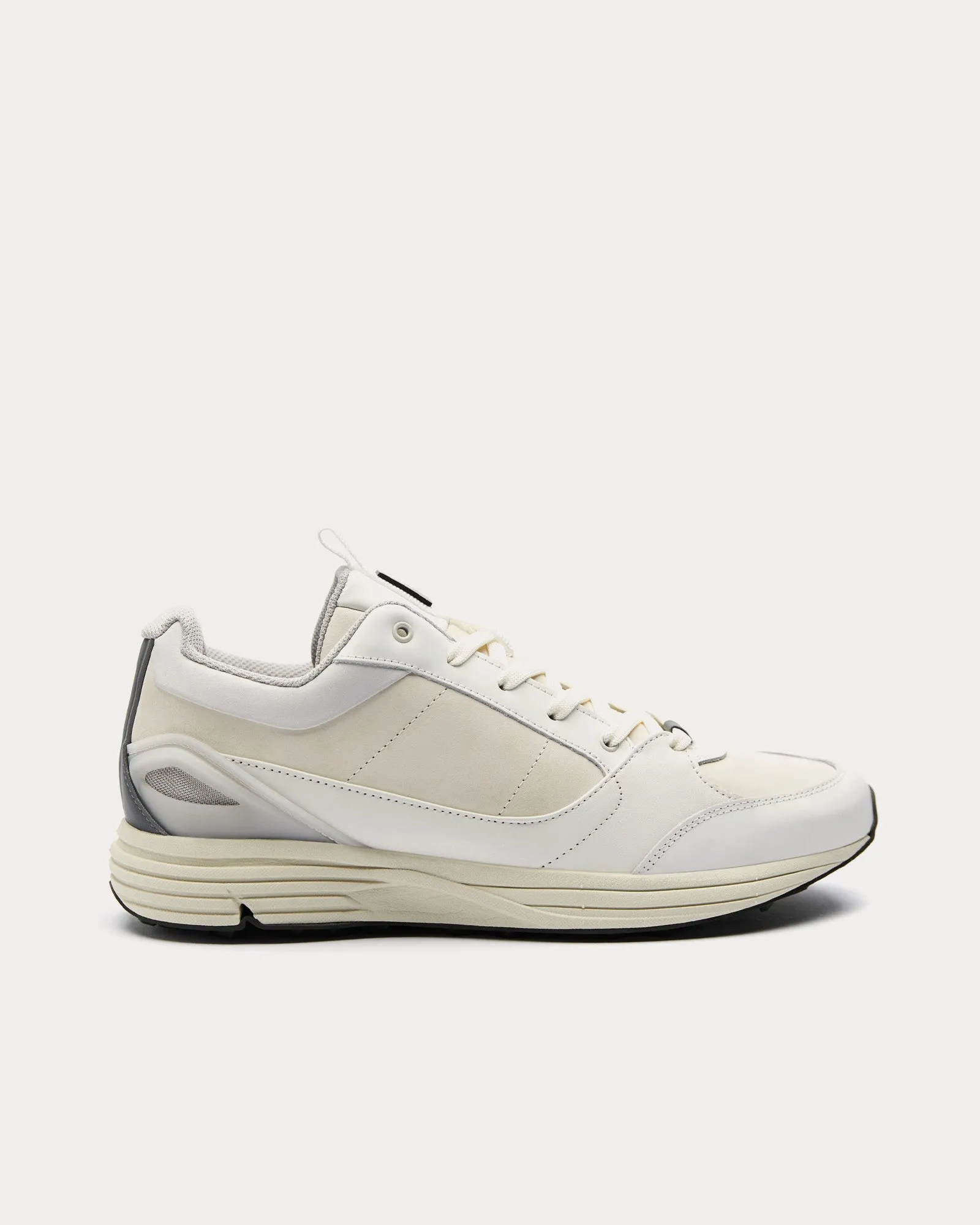 6A Antikweiss White Low Top Sneakers
