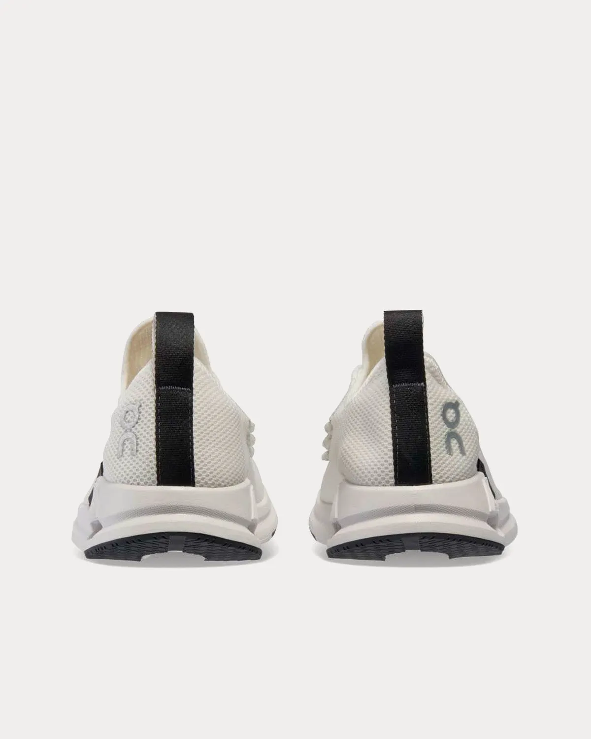 Cloudeasy Undyed / White / Black Running Shoes