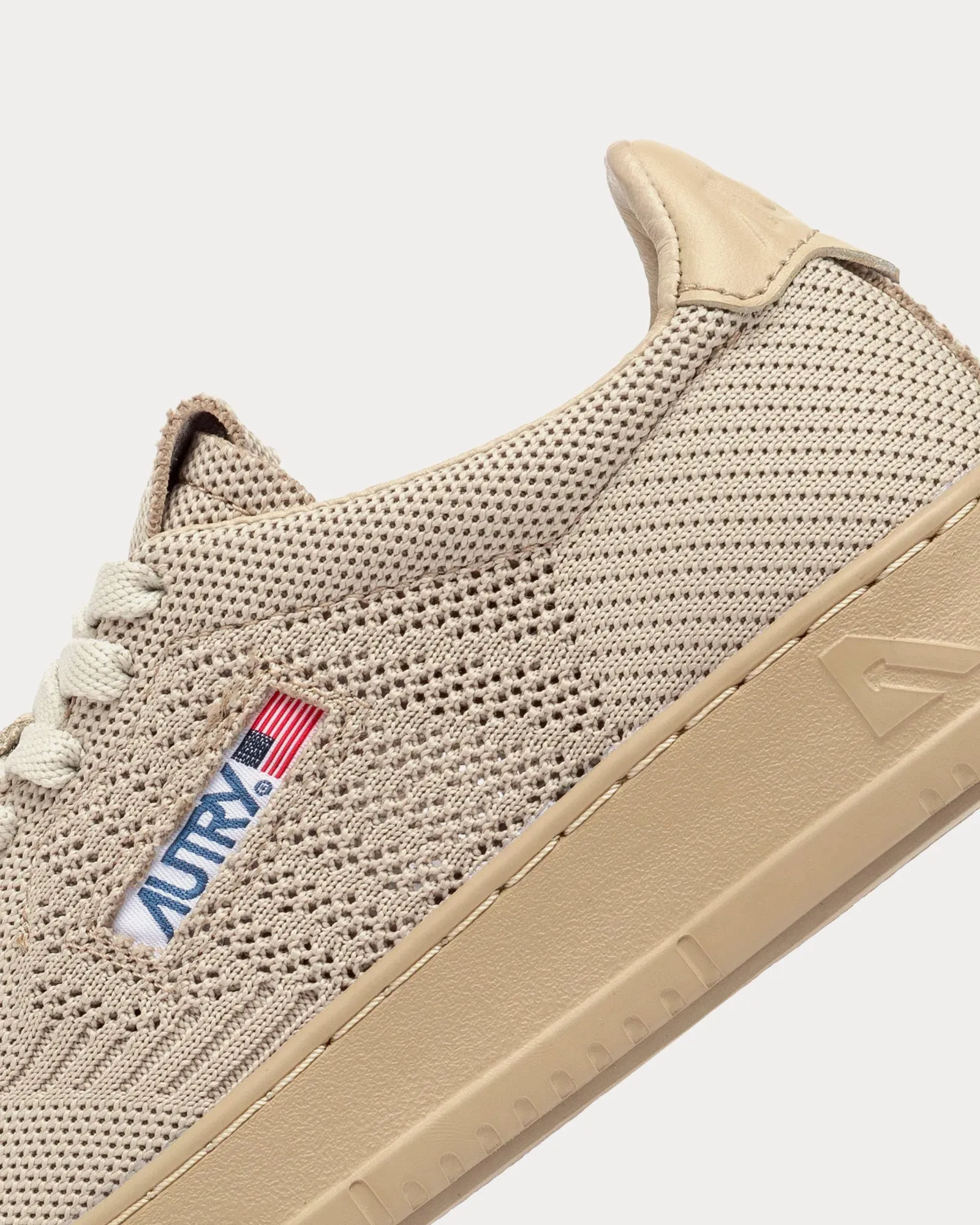 Easeknit Medalist Mojave Desert Low Top Sneakers