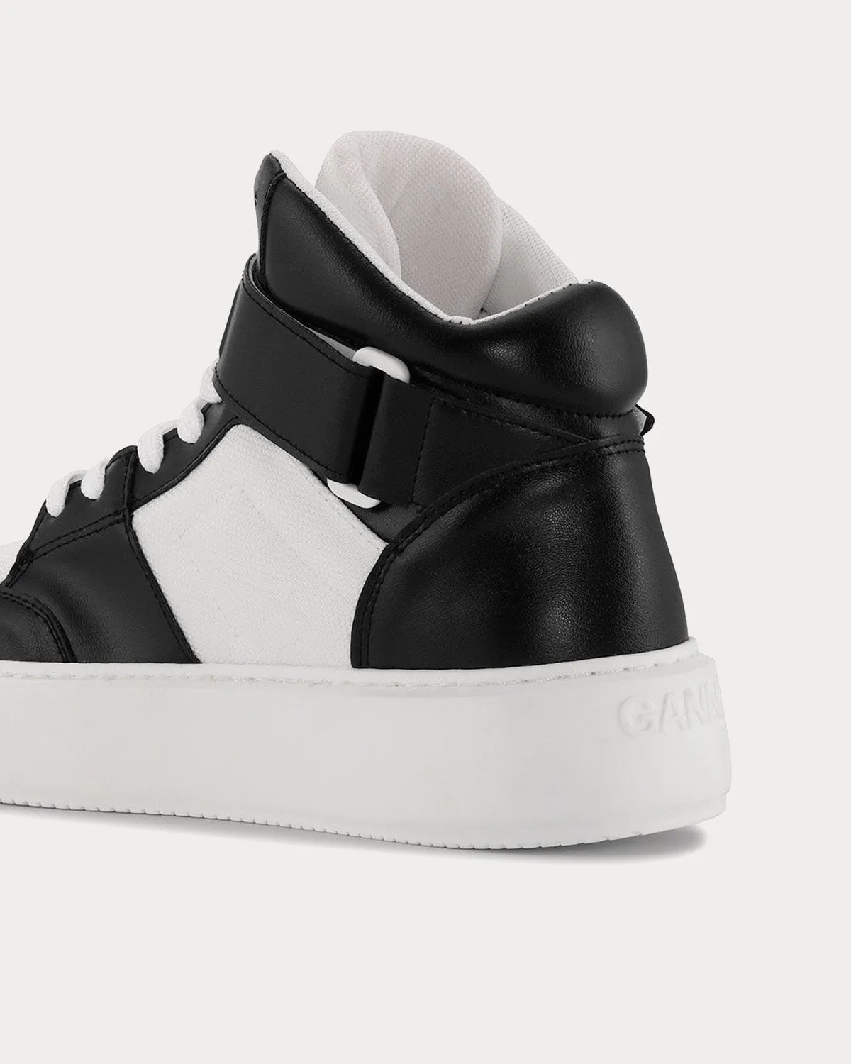Sporty Mix Black / White High Top Sneakers